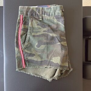 SUNDRY camo shorts Sz 25 NWT -cute red/white striped ribbon on sides